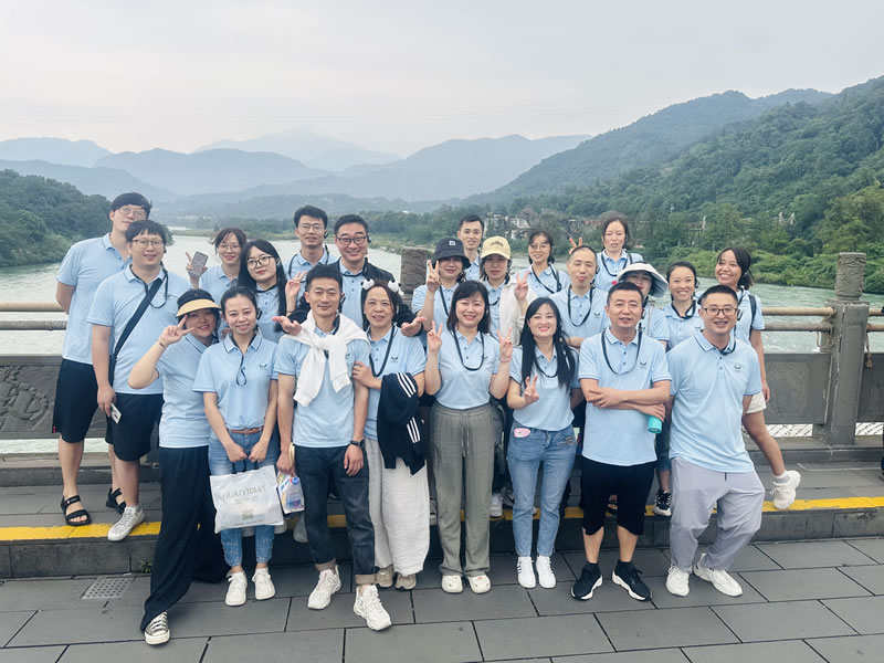 綿陽(yáng)市先鋒醫(yī)療器械有限公司團(tuán)建之旅：共赴都江堰，凝聚先鋒之魂3.jpg